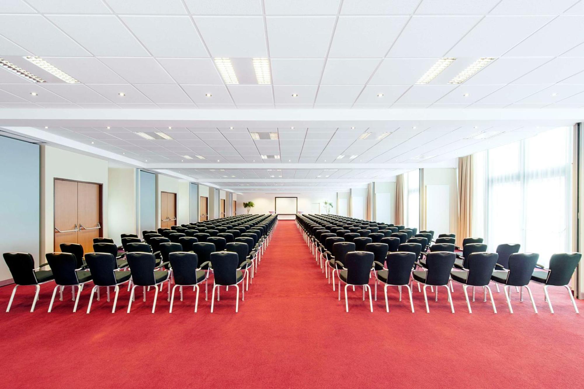 Nh Vienna Airport Conference Center Hotel Schwechat Luaran gambar The conference hall of the hotel