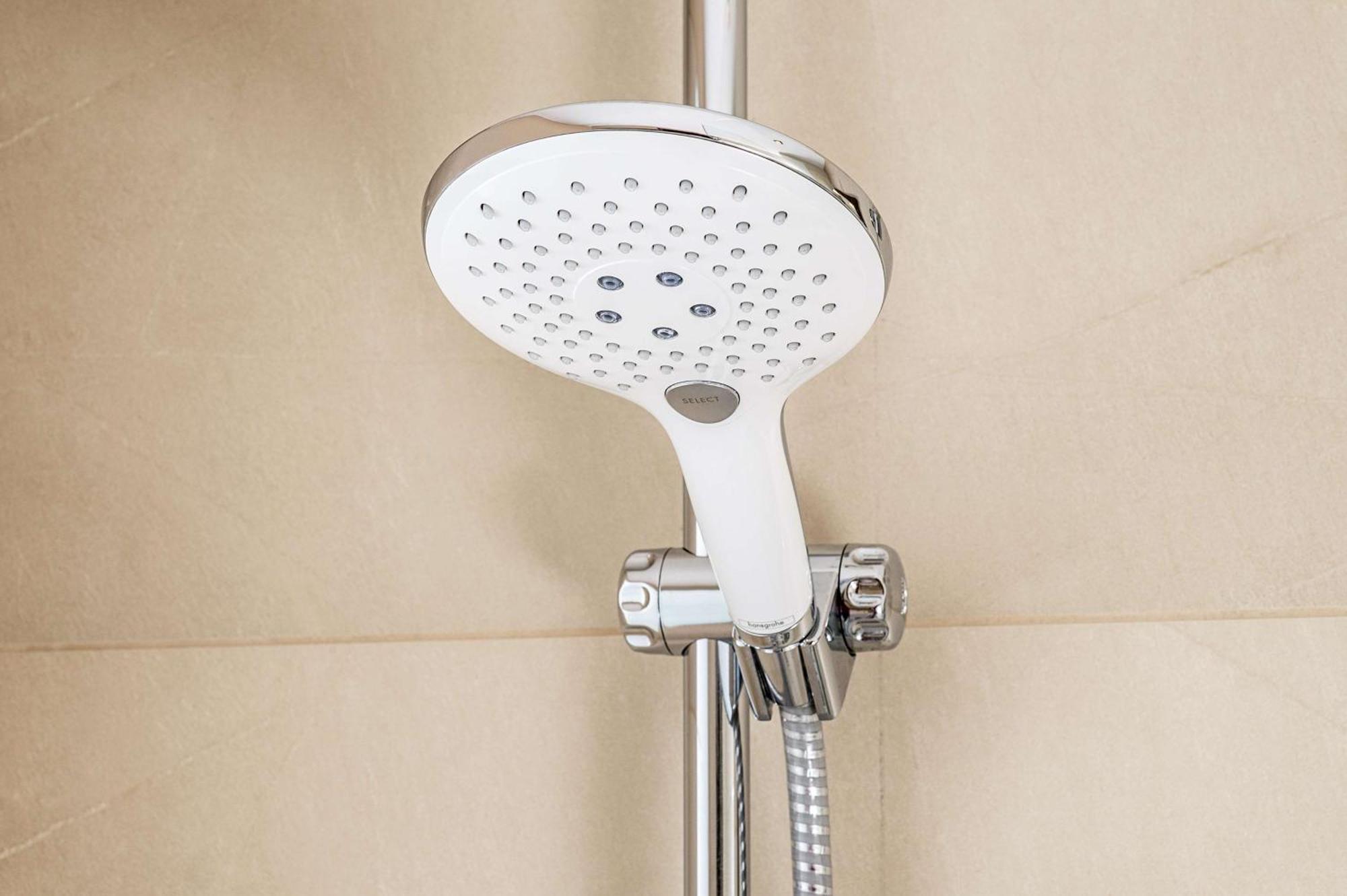 Nh Vienna Airport Conference Center Hotel Schwechat Luaran gambar Hand shower