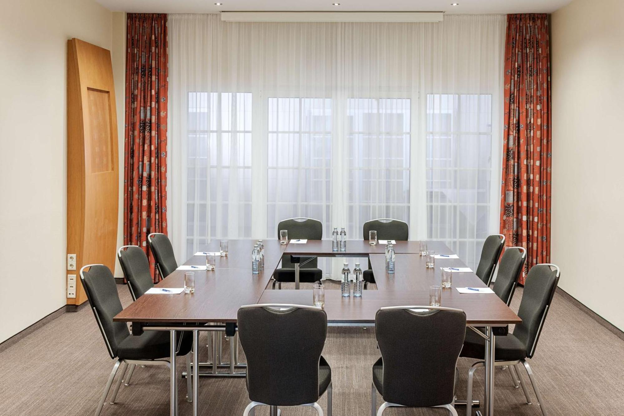 Nh Vienna Airport Conference Center Hotel Schwechat Luaran gambar Meeting room