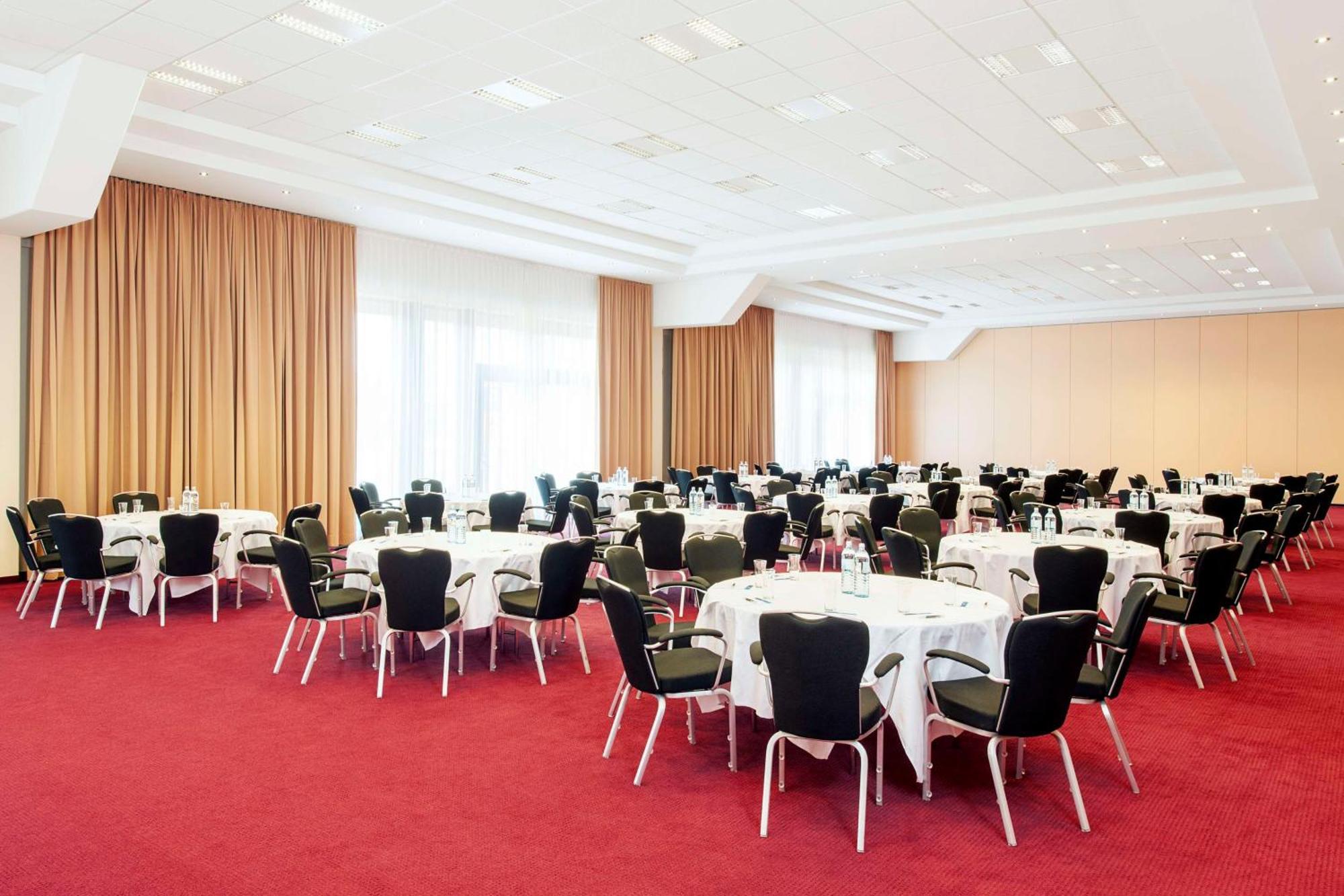 Nh Vienna Airport Conference Center Hotel Schwechat Luaran gambar The conference hall