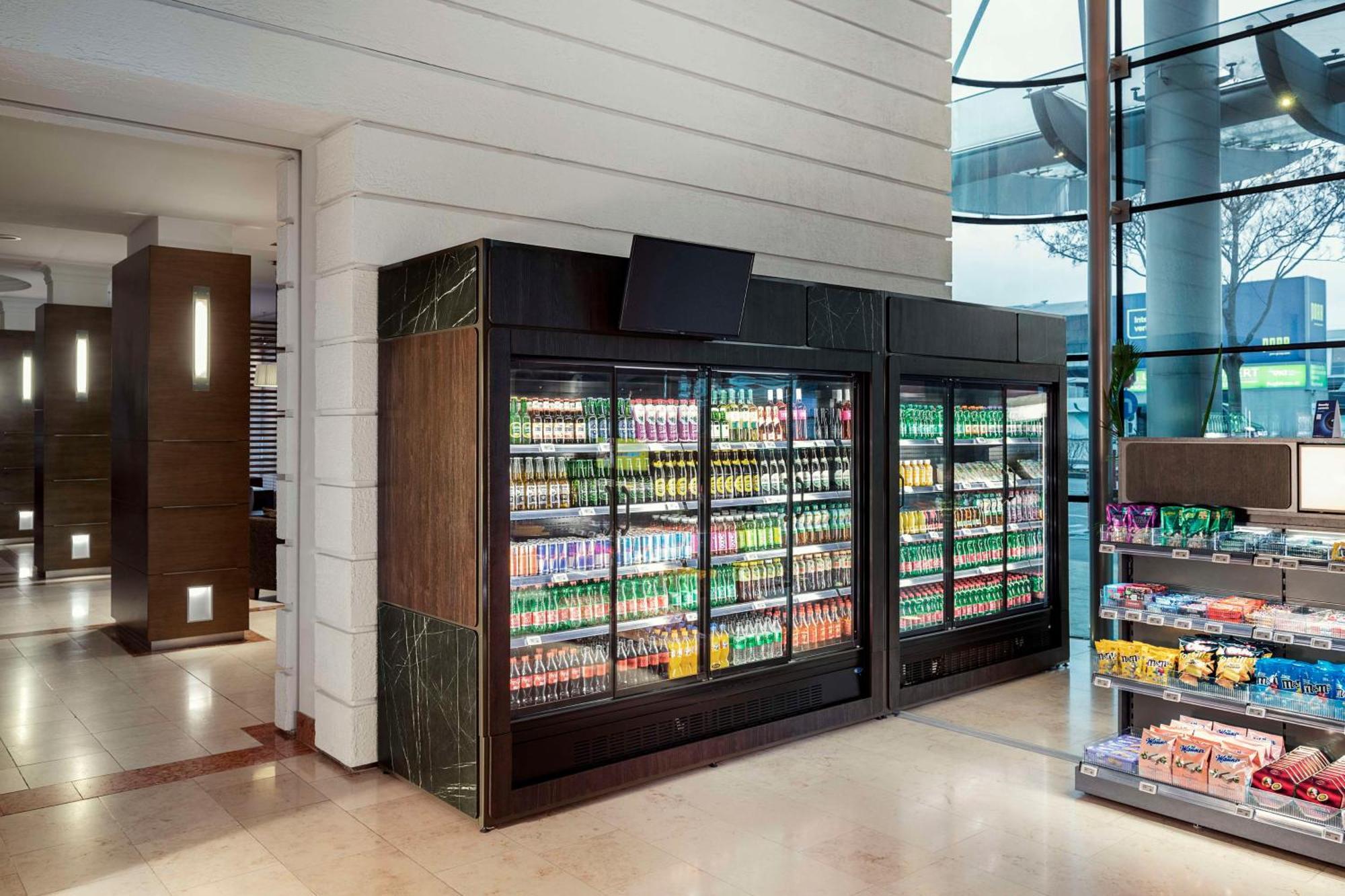 Nh Vienna Airport Conference Center Hotel Schwechat Luaran gambar The first 24-hour convenience store in the world