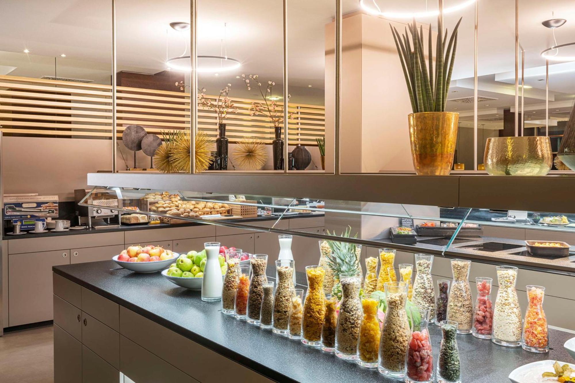 Nh Vienna Airport Conference Center Hotel Schwechat Luaran gambar Breakfast buffet