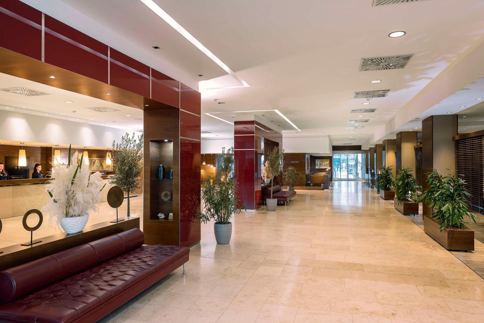 Nh Vienna Airport Conference Center Hotel Schwechat Luaran gambar Reception