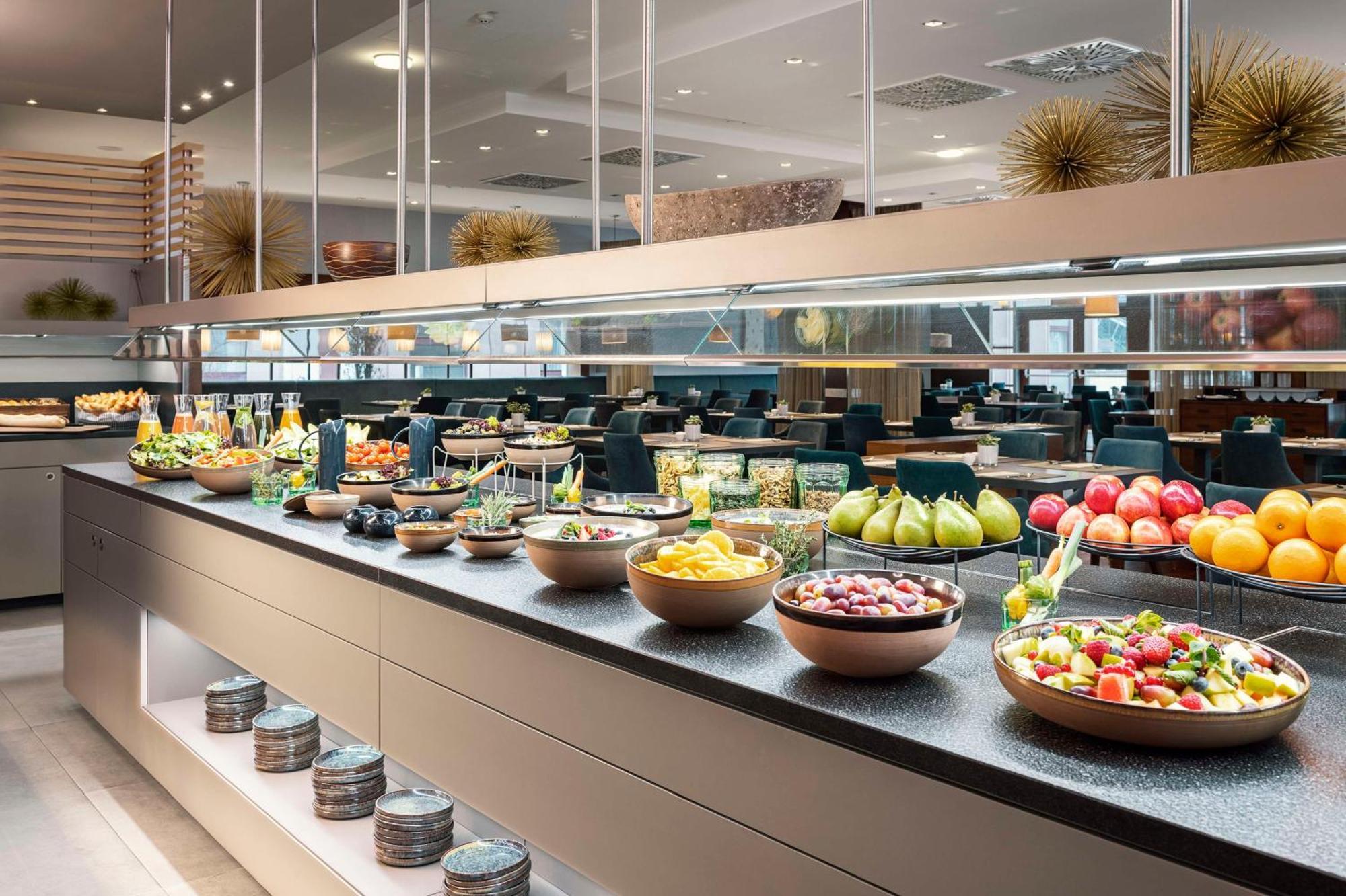 Nh Vienna Airport Conference Center Hotel Schwechat Luaran gambar Breakfast buffet